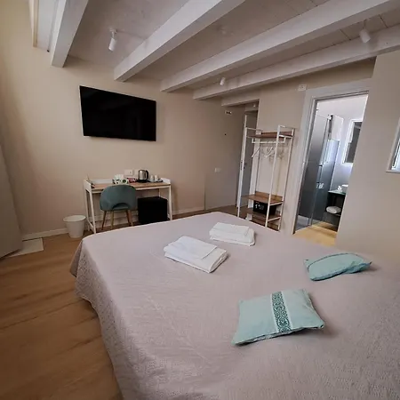 Photomusic Boutique 3*